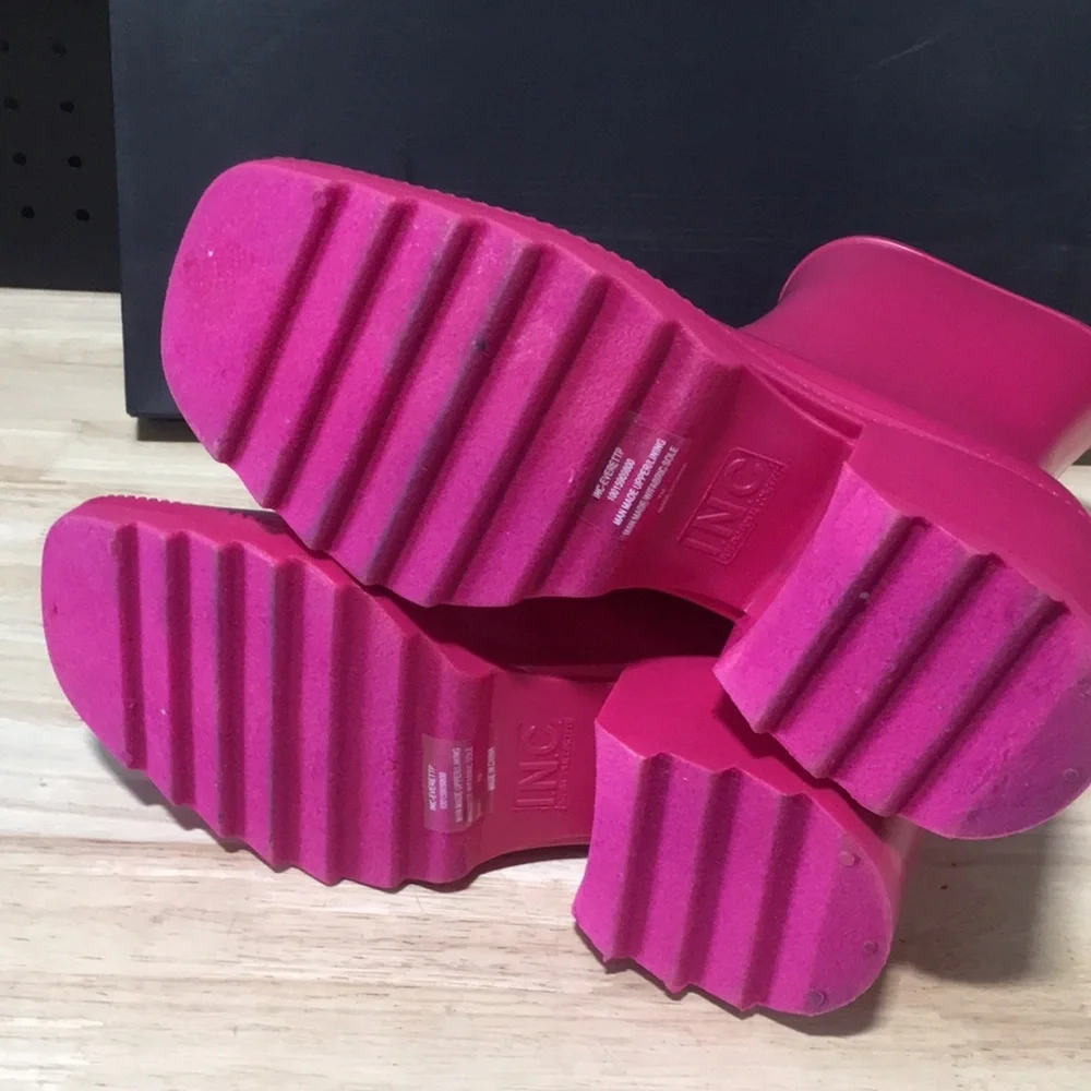 New WB Woman’s INC International Concepts Pink‎ Platform Rain Boots